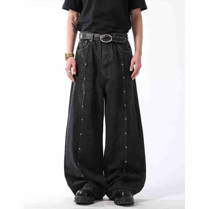 New Mens American-style Vintage Distressed Straight-leg Denim Jeans With Rivets And A Washed Finish