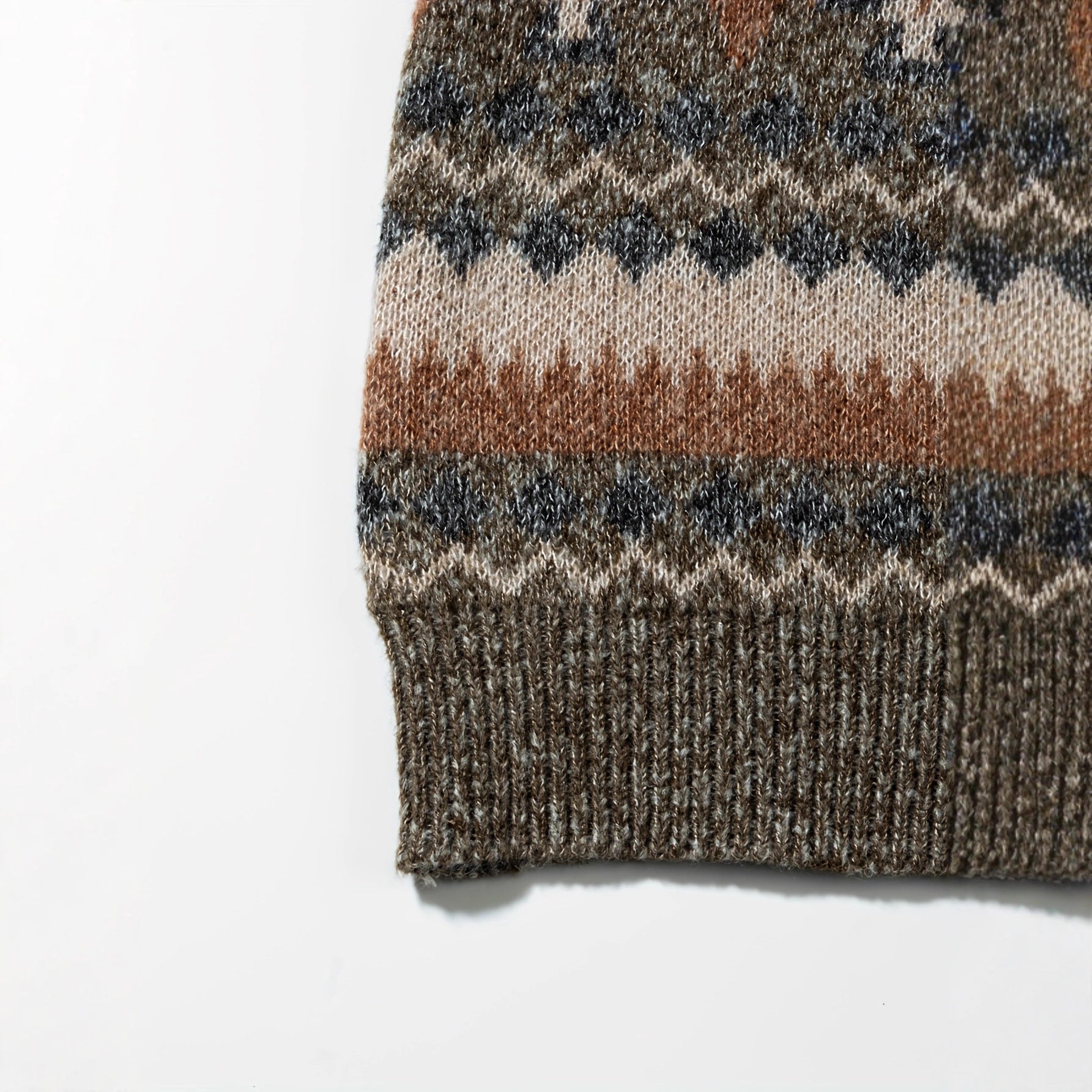 Mens Thickened Crew-Neck Pullover Sweater With Printed Design And Relaxed Fit